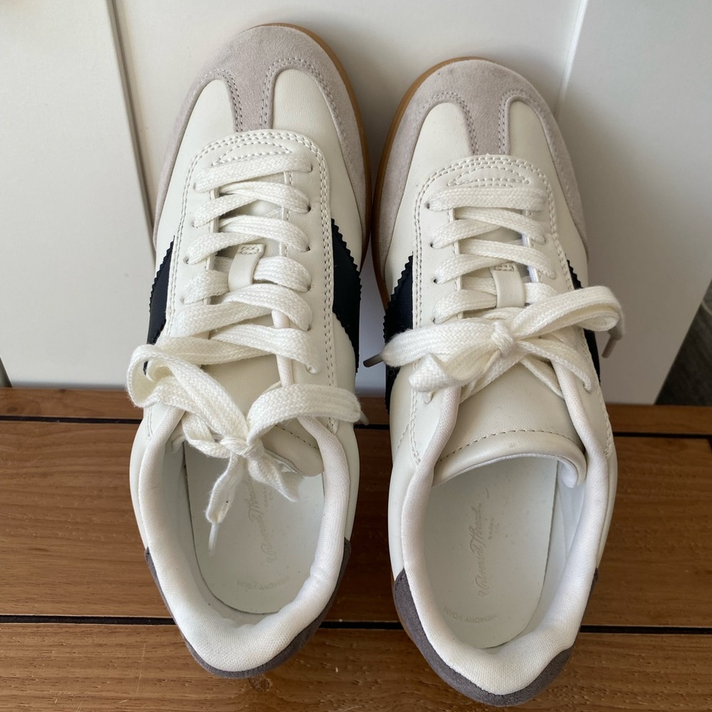 Target- Universal Thread Women's Spencer Fashion Sneakers Size 6 - Picture 3 of 8